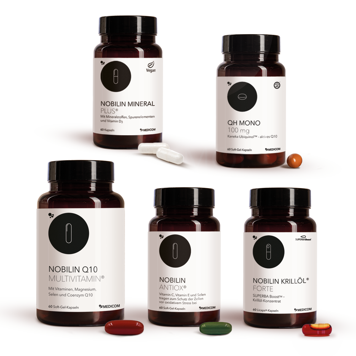 Nobilin Premium Selection Advance, Produktkombination aus fünf Produkten in der neuen Produktdose: Nobilin Q10 Multivitamin® , Nobilin Mineral Plus®, Nobilin Antiox® , Nobilin Krillöl® Forte und QH Mono 100 mg in der Dose. Vor den Produkten sieht man jeweils die Kapseln.